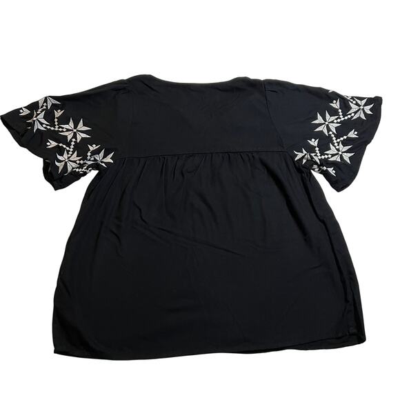 Old Navy Split Neck Embroidered Boho Blouse Size Small Minimalist Peasant - Picture 2 of 9